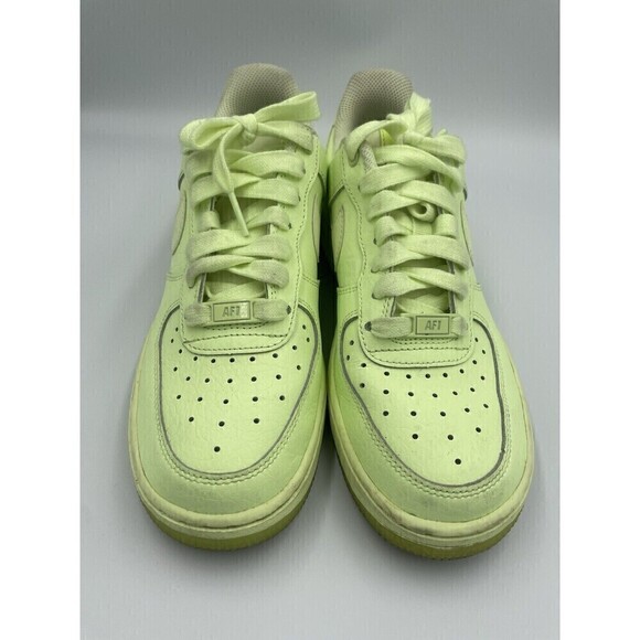 Nike Air Force 1 Essential Volt Glow Air Force 1 Size 7 - Picture 2 of 11